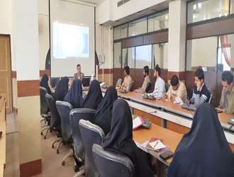 کارگاه مقاله نویسی علمی در دانشکده علوم قرآنی شیراز برگزار شد